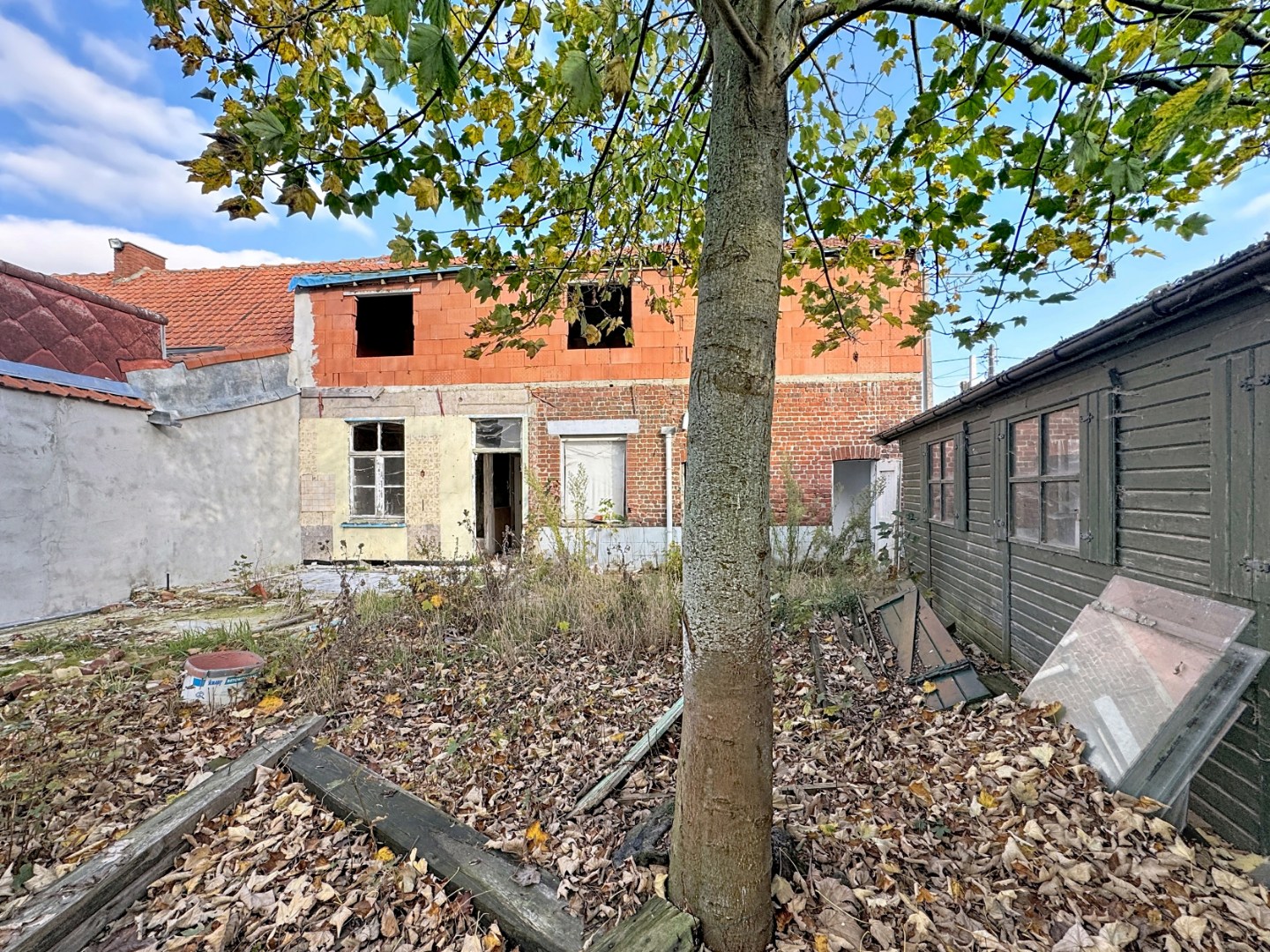 Volledig te renoveren of af te breken woning 