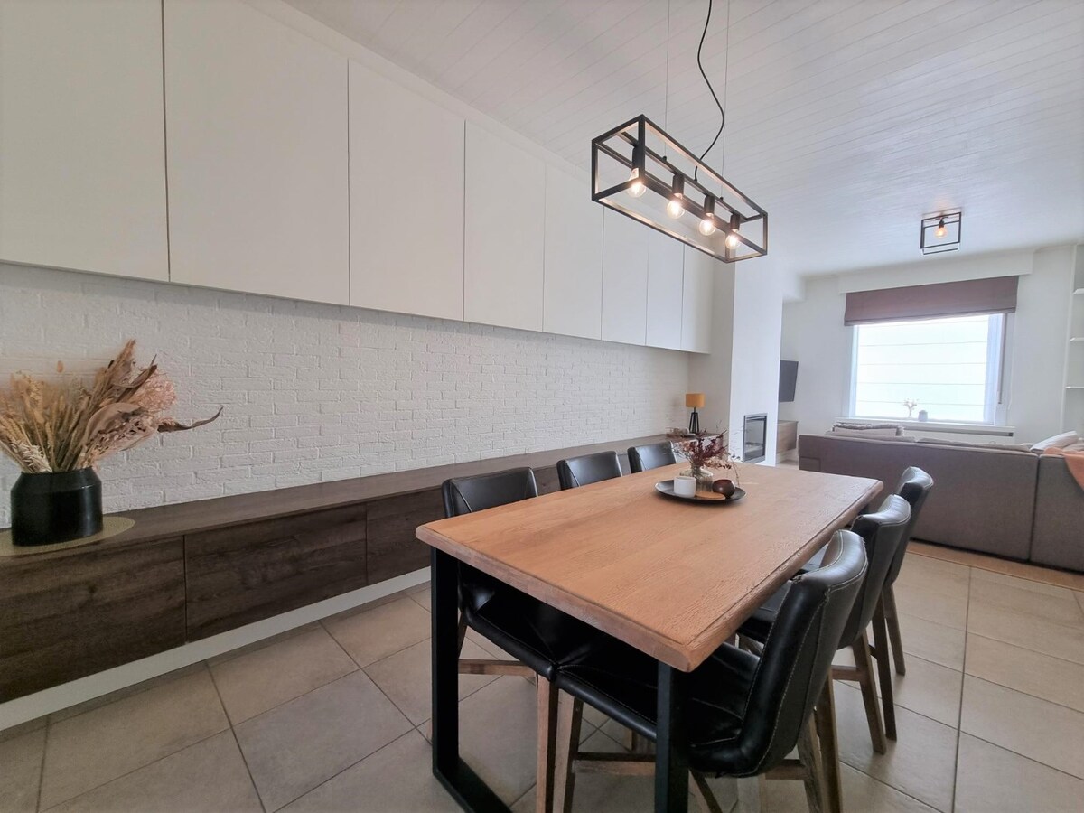 Volumineuze, lichtrijke, zeer mooie gezinswoning met tuin - Heist 