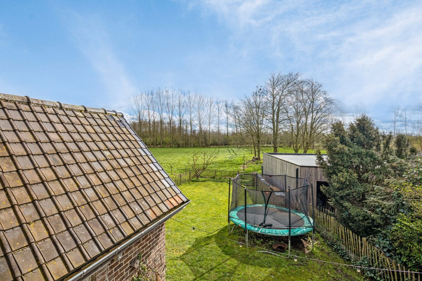 Residentieel gelegen, vrijstaande woning met praktijkruimte 