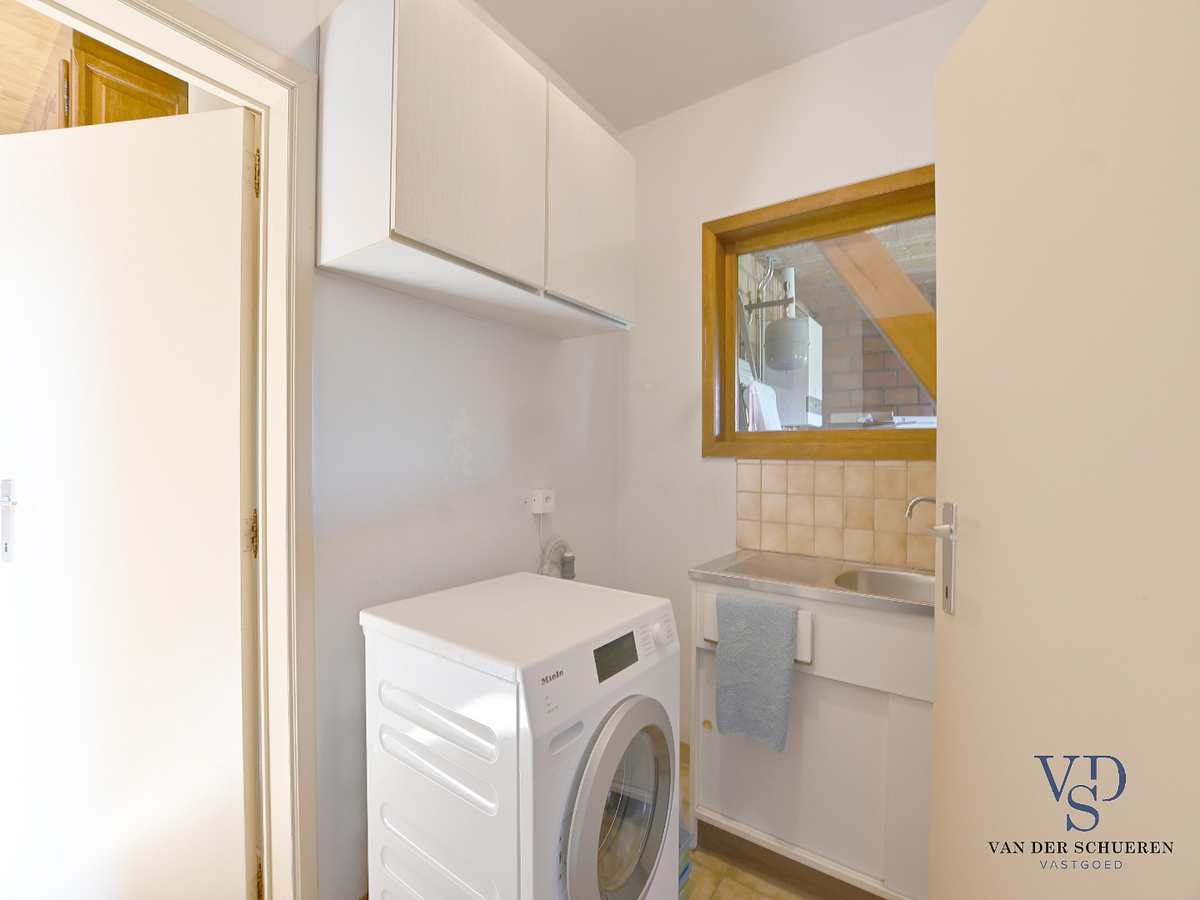 Bungalowwoning met mogelijkheden op een uniek perceel te Dikkelvenne. 