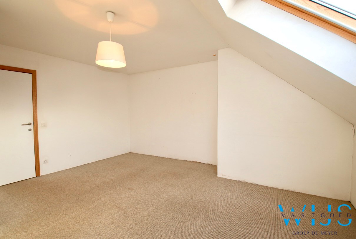 Energiezuinig 2 slaapkamerappartement met garage te Rieme! 