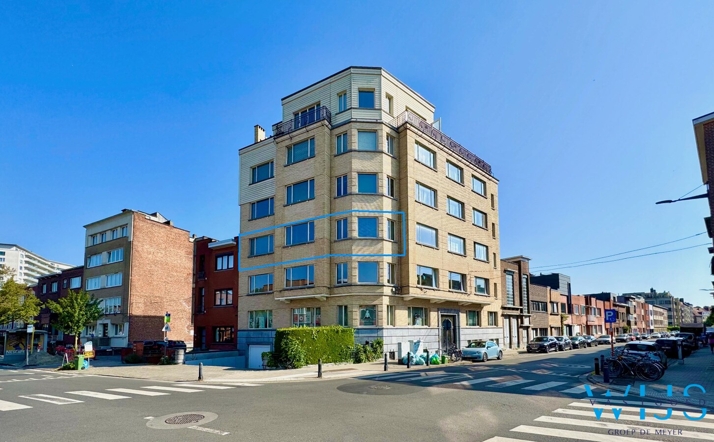 Zeer ruim karaktervol appartement te Gent ! 