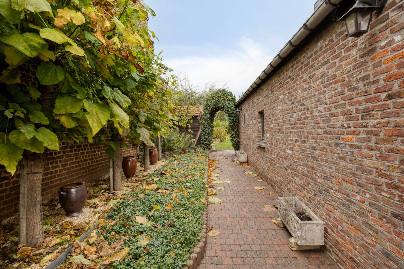 Open bebouwing met 3 slaapkamers in landelijke omgeving 