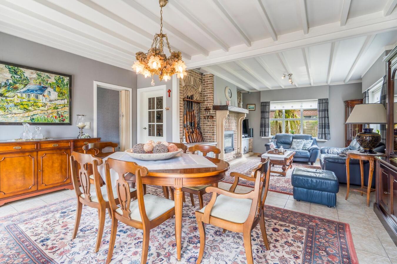 Rustig gelegen instapklare woning met 4 slaapkamers op 690 m² te Koekelare 