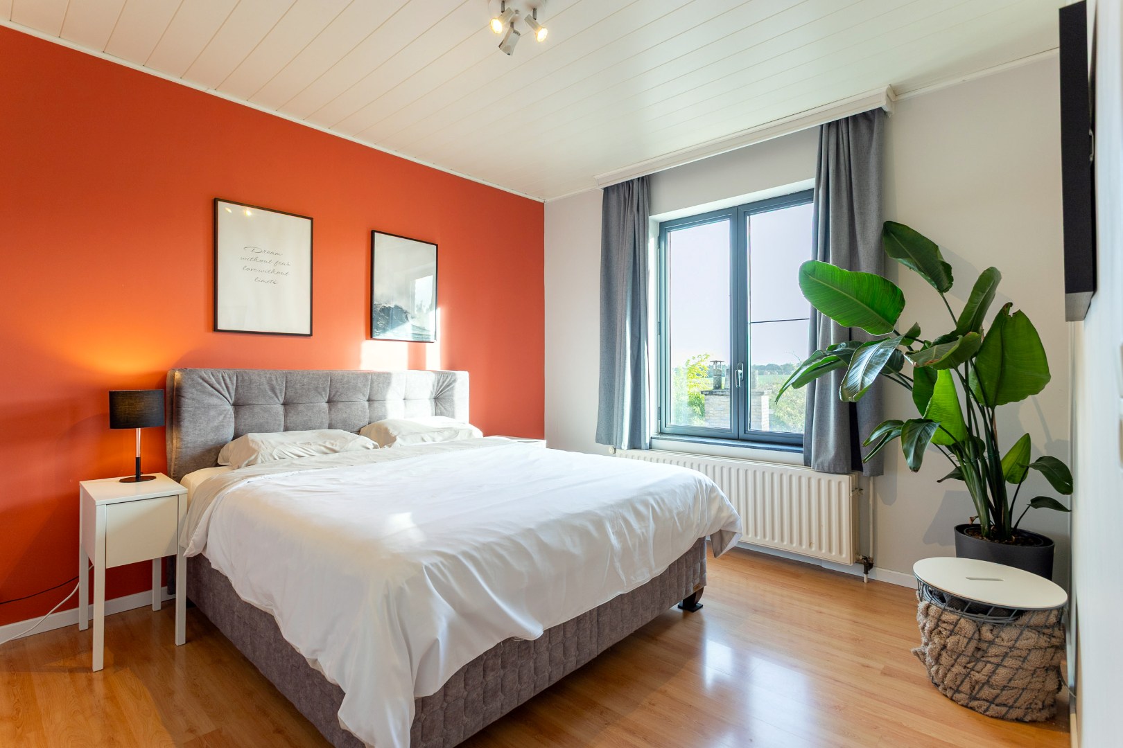 Instapklare driegevelwoning met 3 slpk te Lembeek 