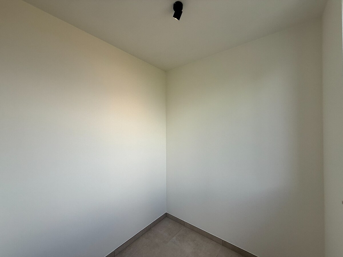 Nieuwbouwappartement met autostandplaats te Izegem 