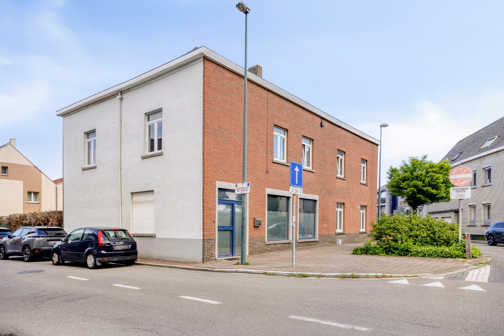TE RENOVEREN WONING met 2 woonéénheden en tuin – 1640 SINT-GENESIUS-RODE 