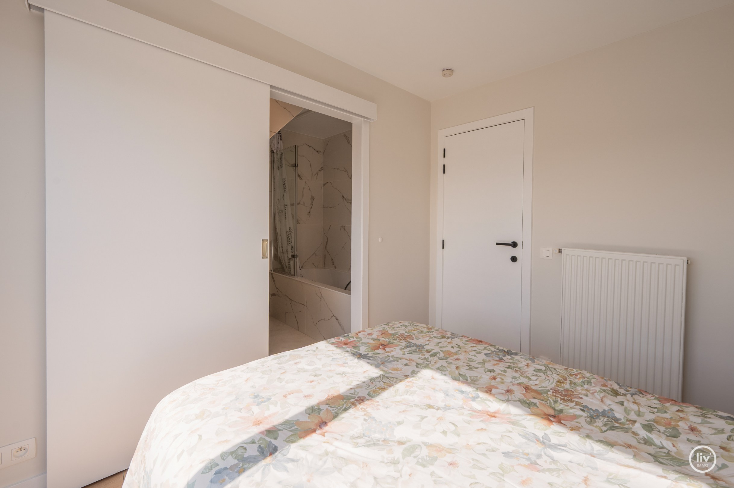 Spacieux duplex avec 3 chambres dans un emplacement de premier choix sur la Van Bunnenvaan à Knokke. 