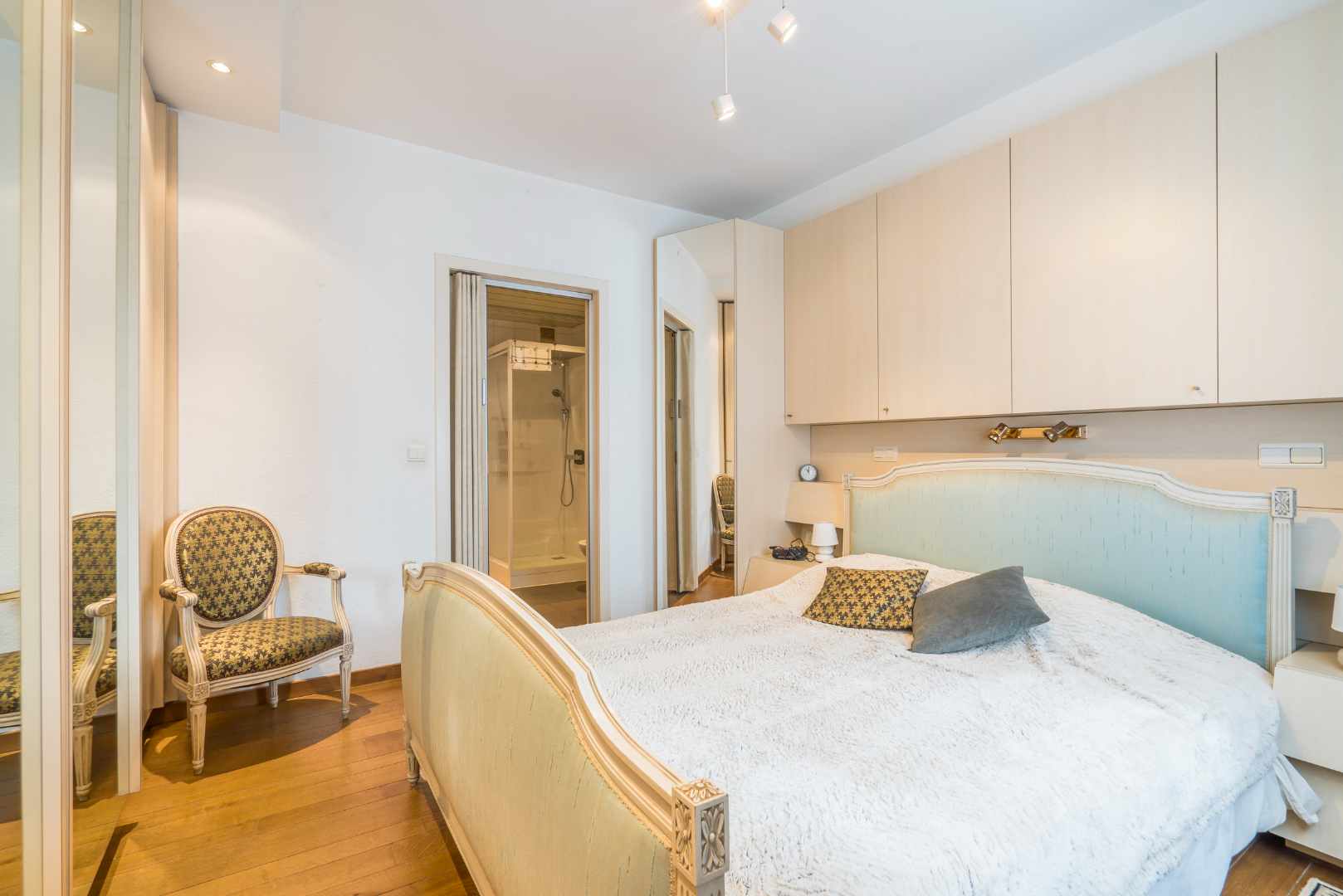 APPARTEMENT MET FRONTAAL ZEEZICHT IN CENTRUM OOSTENDE - 1 SLAAPKAMER 