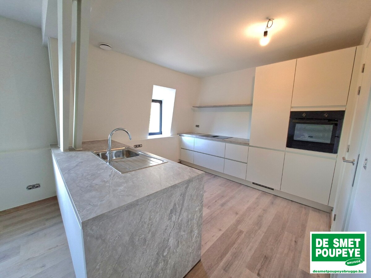 prachtig gerenoveerd duplex appartement 