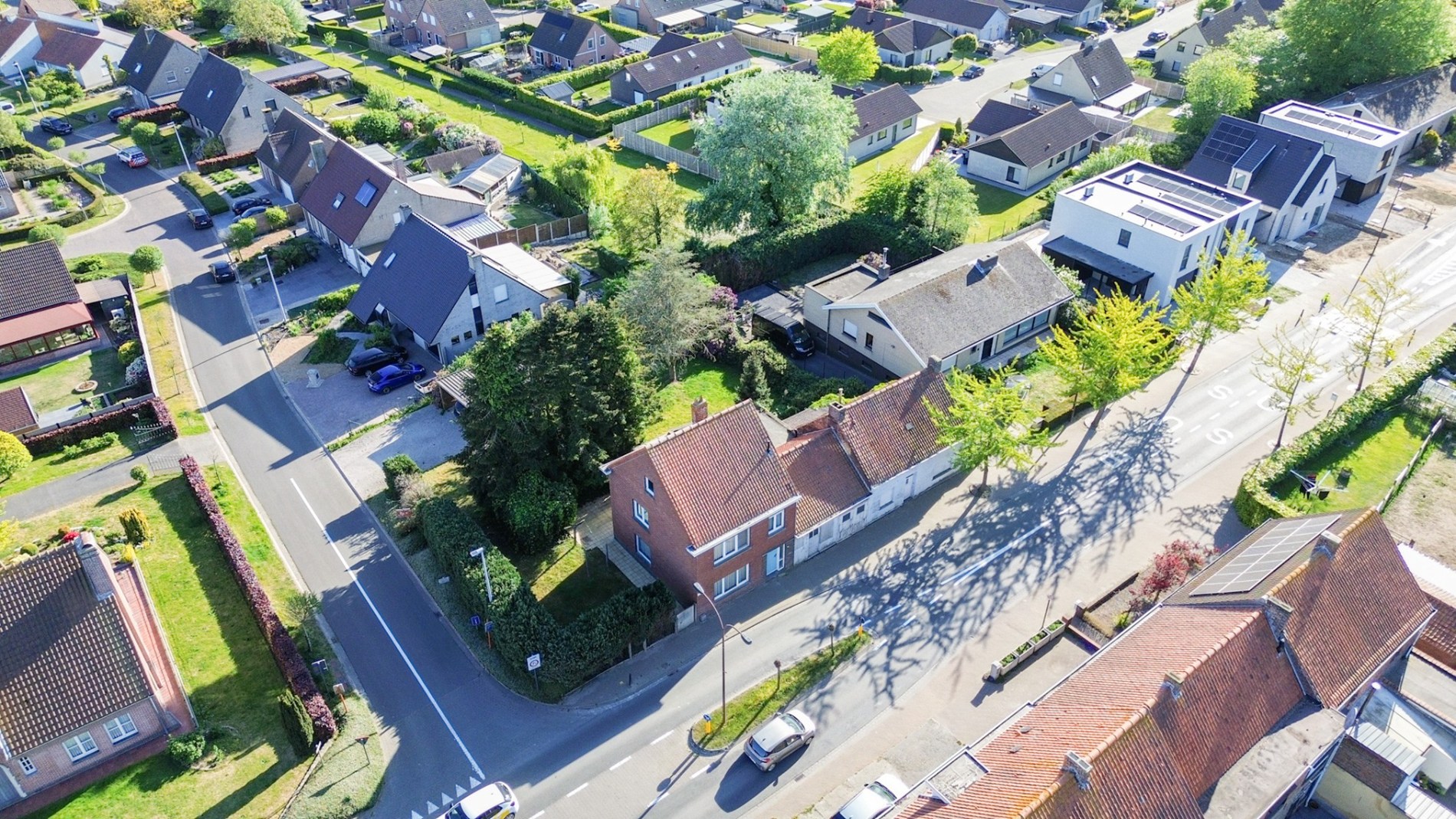 Vrijstaande woning op mooi hoekperceel (950 m²), Aartrijke. 