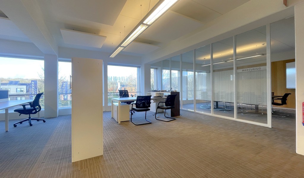 Volledig uitgeruste kantoren te huur langs E313 te Wommelgem