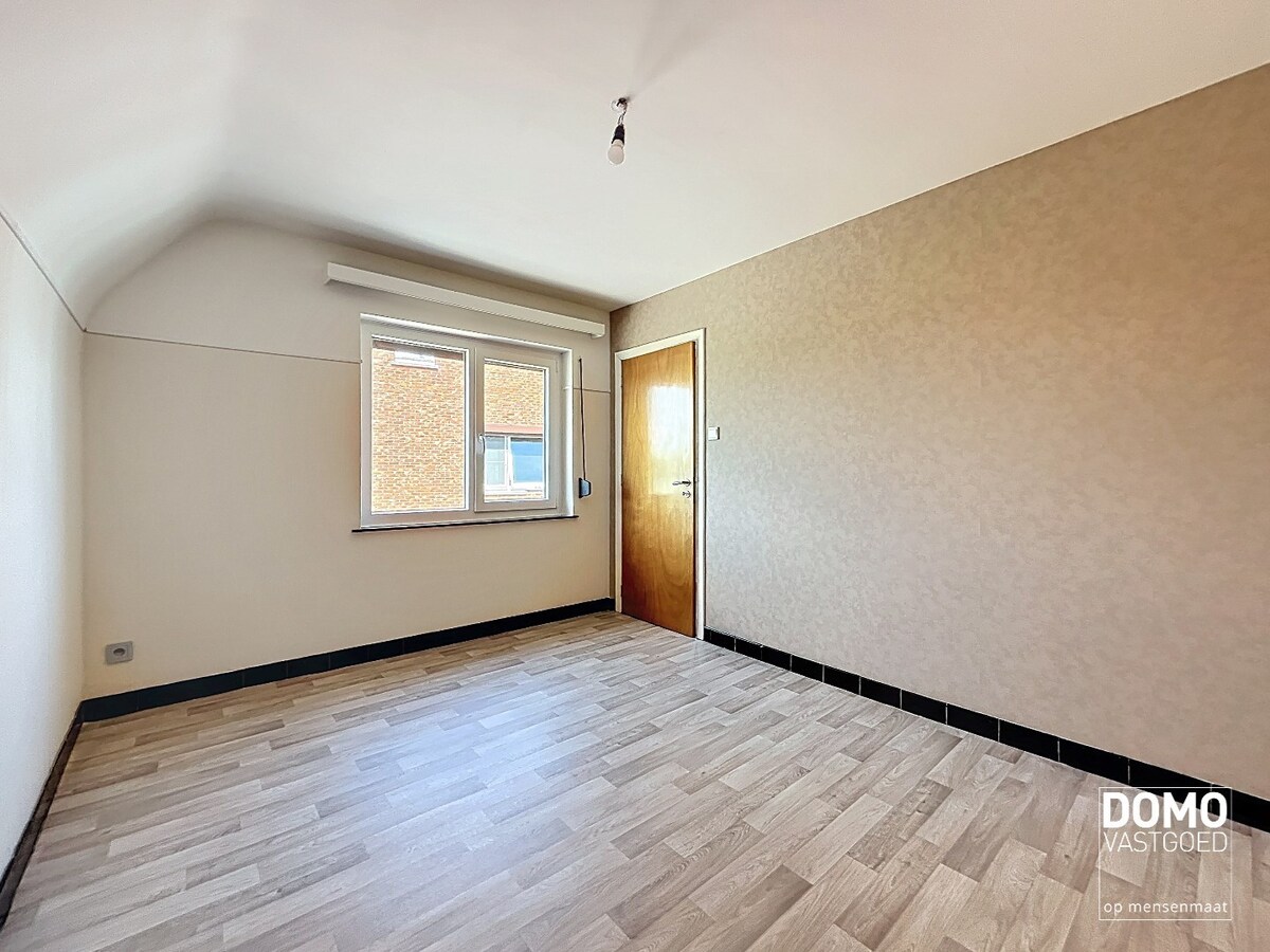 RUIME WONING MET TUIN, GARAGE &amp; 3 SLAAPKAMERS RUSTIG GELEGEN LANGS HET KANAAL MET EPC C TE BERINGEN 