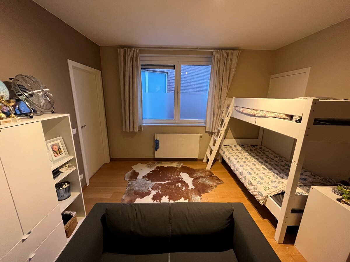 Bijzonder ruim 2-slpk-luxeappartement in centrum De Pinte 