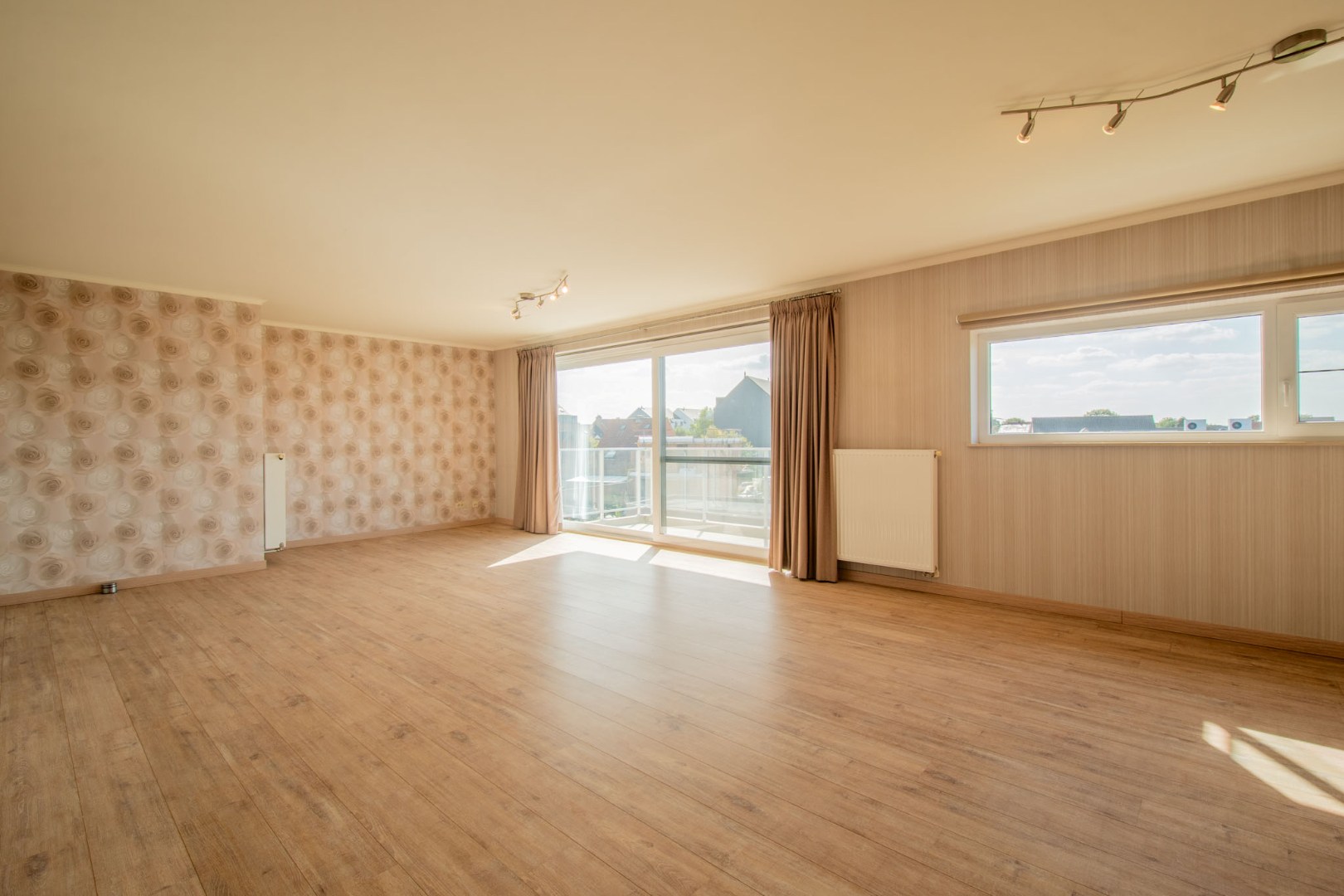Instapklaar appartement met 3 slaapkamers, terras en garage 