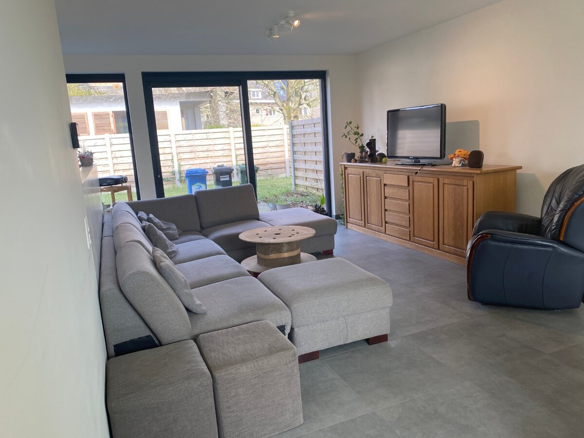 Nieuwbouwwoning nabij de Sterre - met terras en tuin ! 