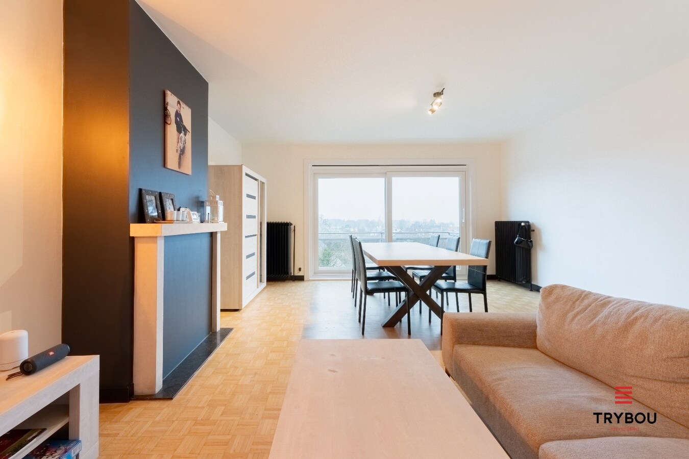 Volledig gerenoveerd 2-slaapkamerappartement te koop – rand centrum Ieper 