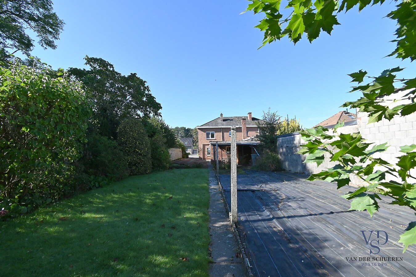 Degelijke Half Open Bebouwing 