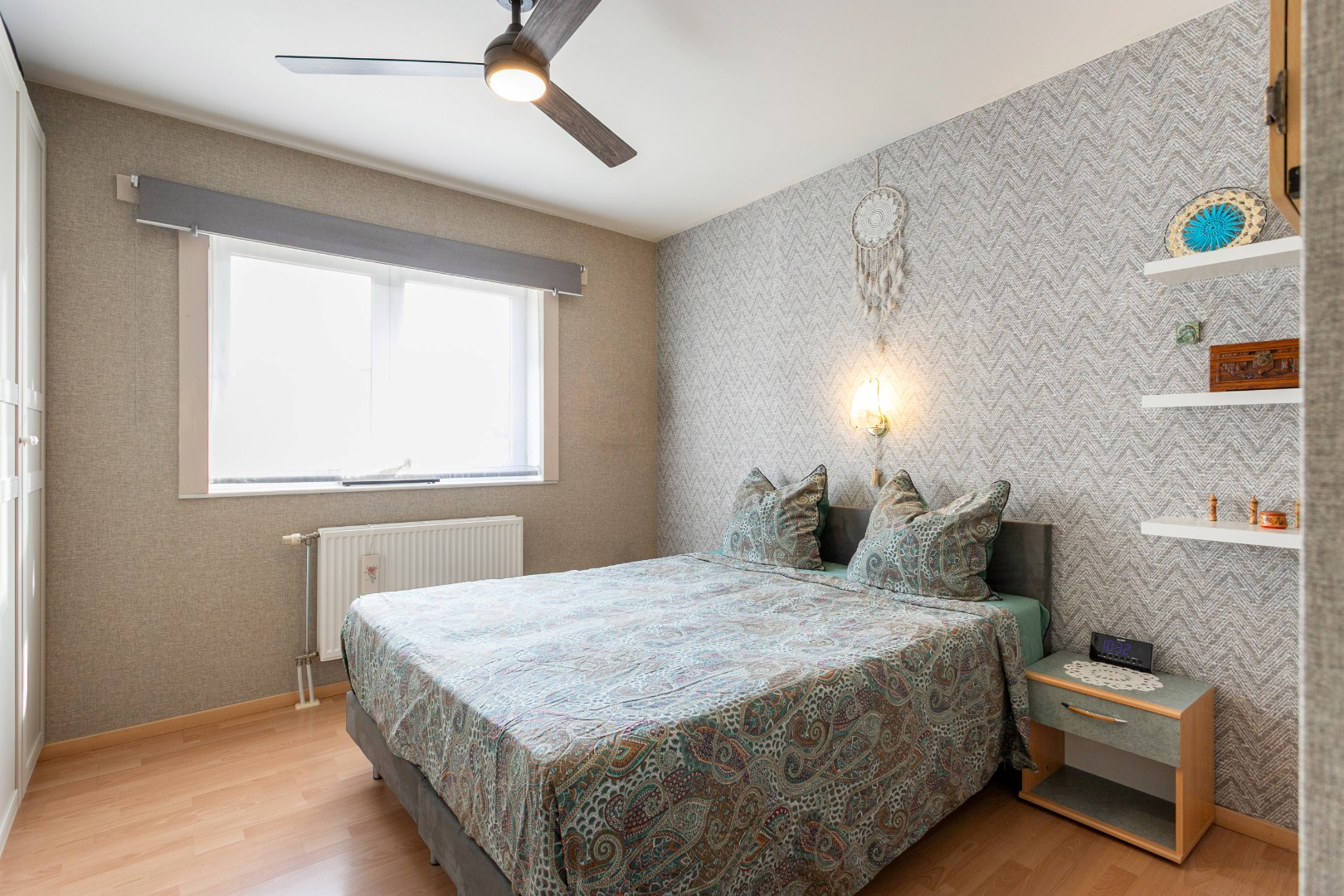 Instapklaar 2 slpk appartement met garage te Halle 