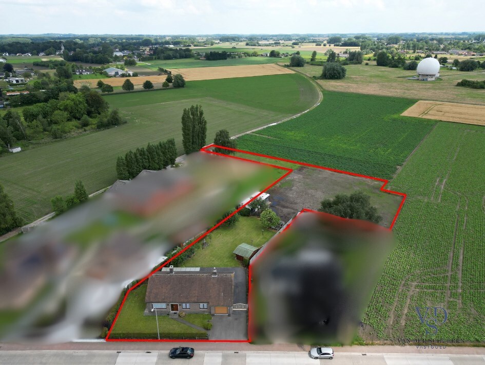 Degelijke laagbouw met grond (> 3600 m²). 