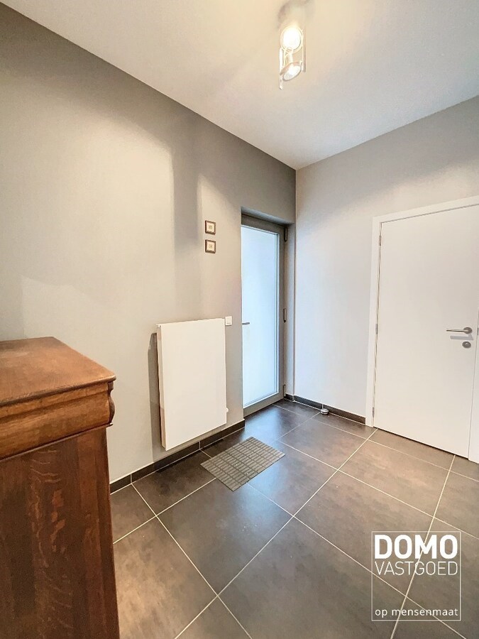 Ruim appartement met tuinterras, garage en 2 slaapkamers in Hasselt 