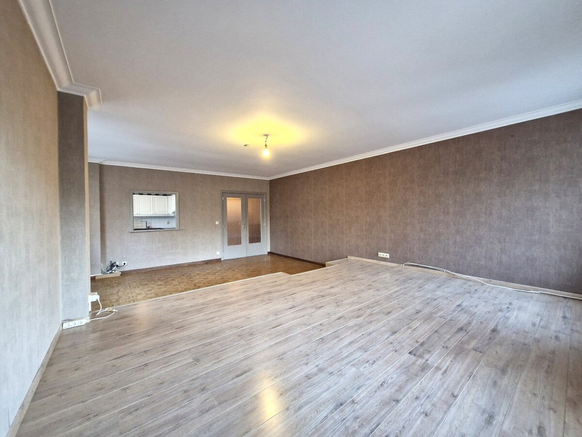 Groot hoekappartement met open zicht over de markt te Blankenberge 