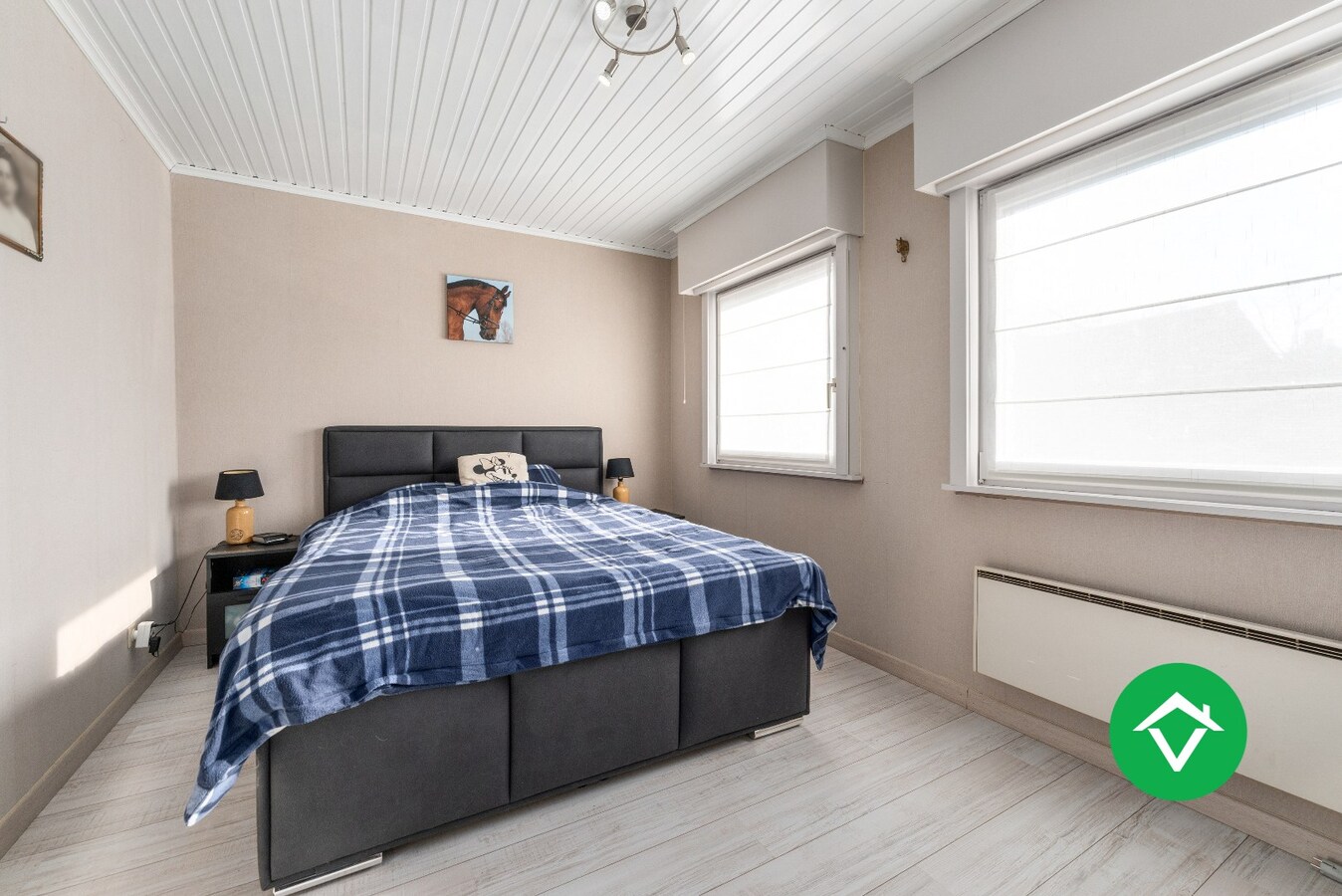 Functionele woning met drie slaapkamers, garage en ruime oprit te Ichtegem 