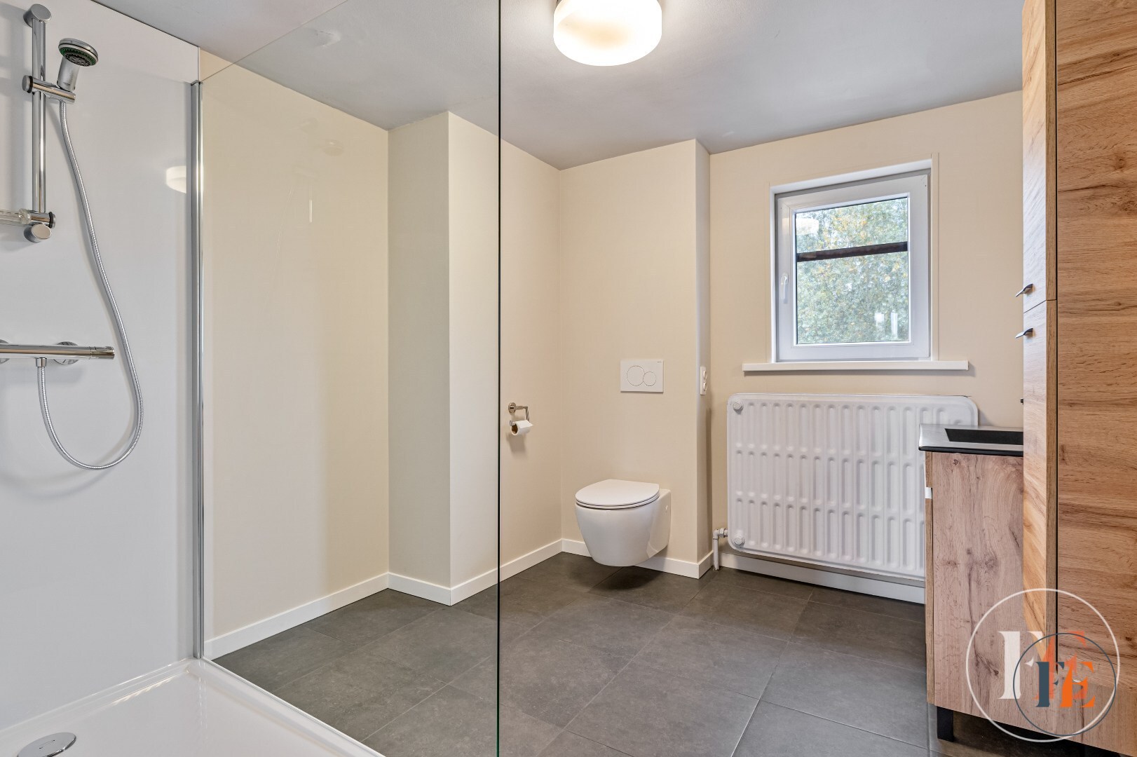 Buitenkans! Duplex appartement  met garage en tuin 