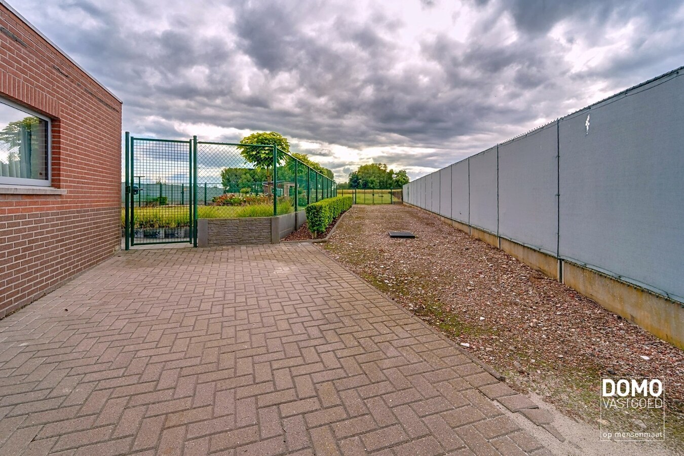 Ruime woning met weiland te koop te Alken 