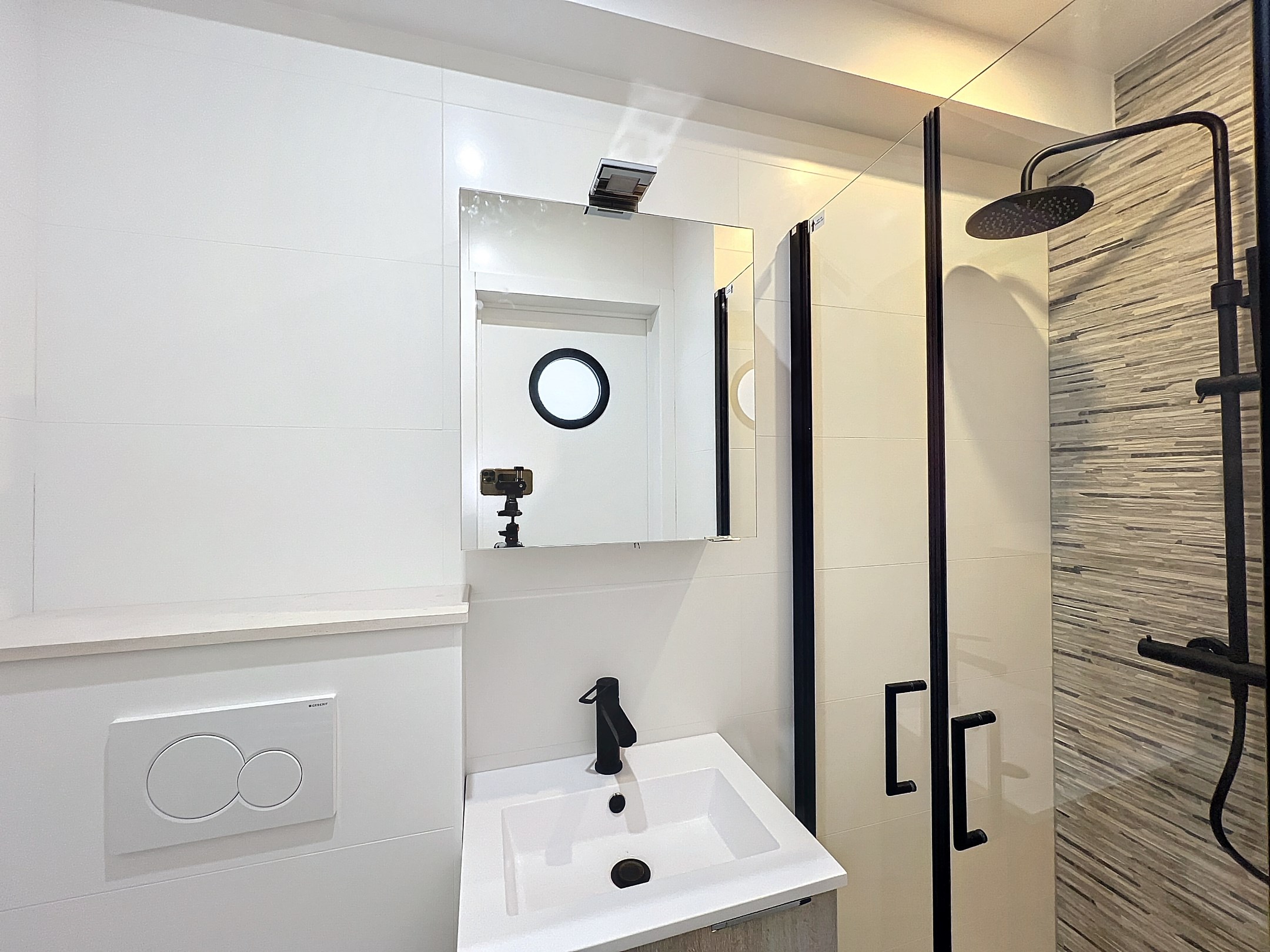 Stijlvol gerenoveerd 1-slaapkamerappartement met zeezicht op een toplocatie 