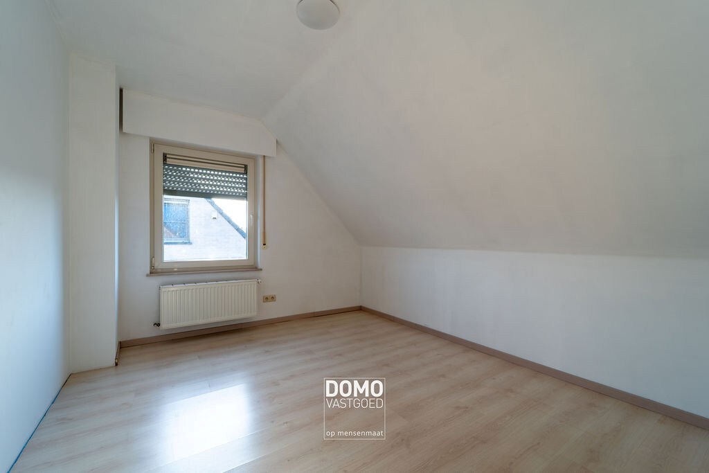 Wonen in alle rust: instapklare open bebouwing met ruime zonnige tuin te Stokrooie 