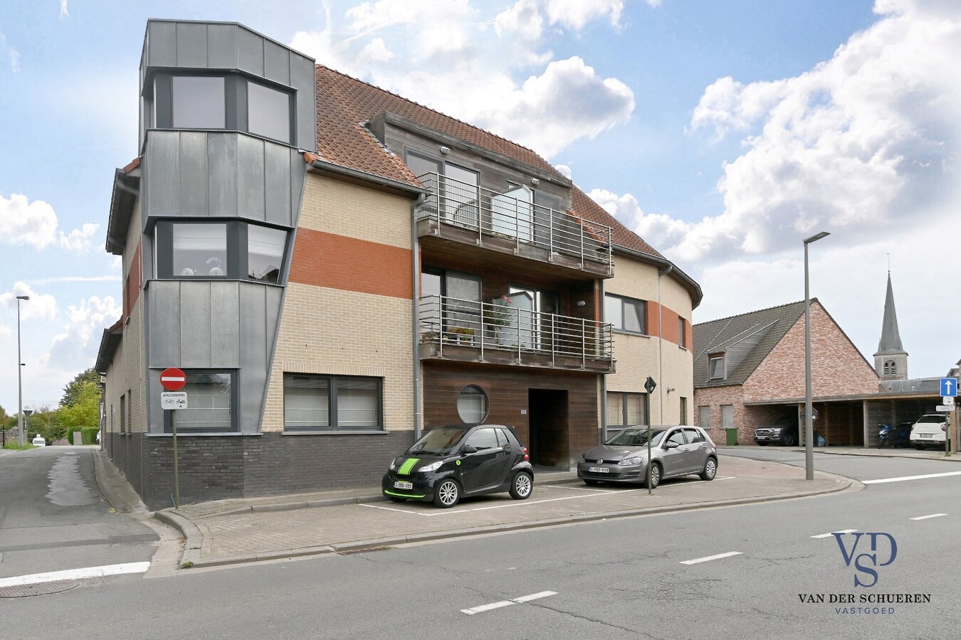 Ruim appartement in hartje Zingem. 