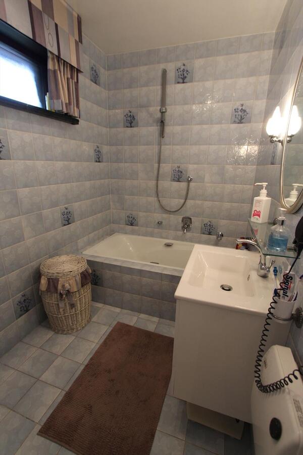 Alleenstaande woning met 3 slaapkamers  en garage te Wingene 