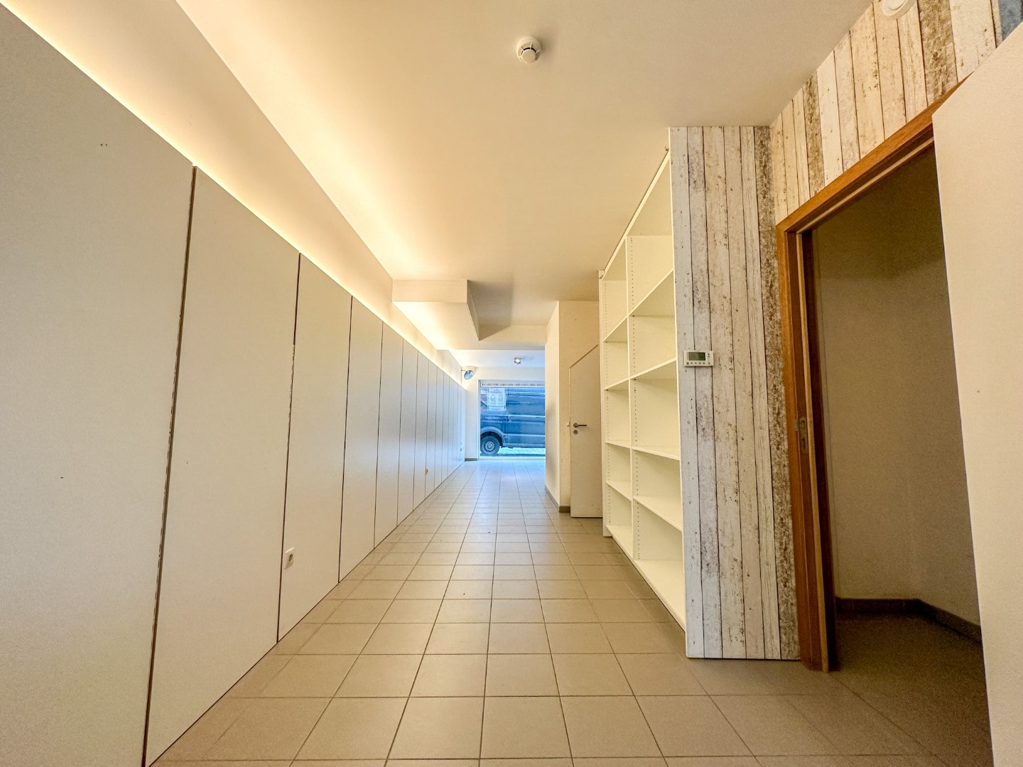 Instapklare handelsruimte voor winkel of kantoor, centrum Torhout 