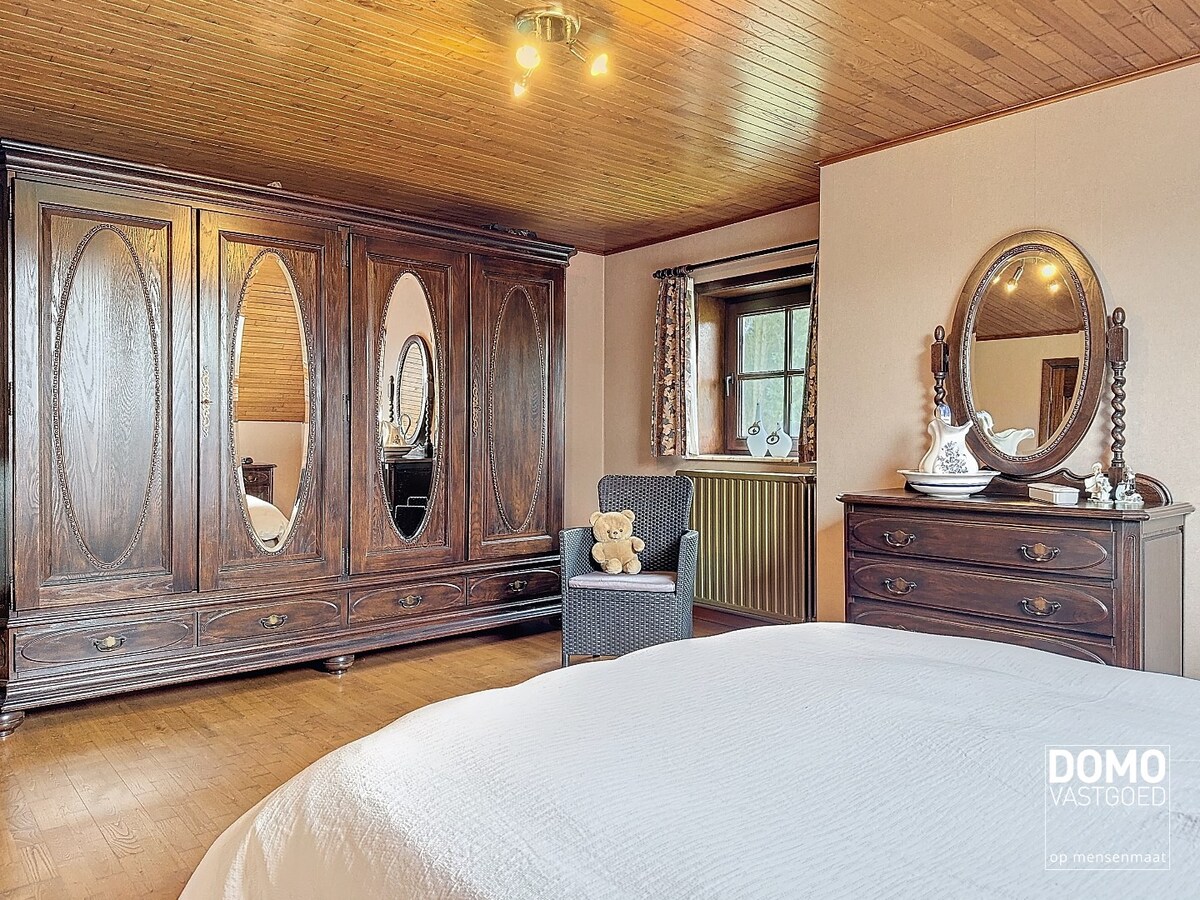 Authentieke open bebouwing met uniek uitzicht en dit in een groene omgeving. 