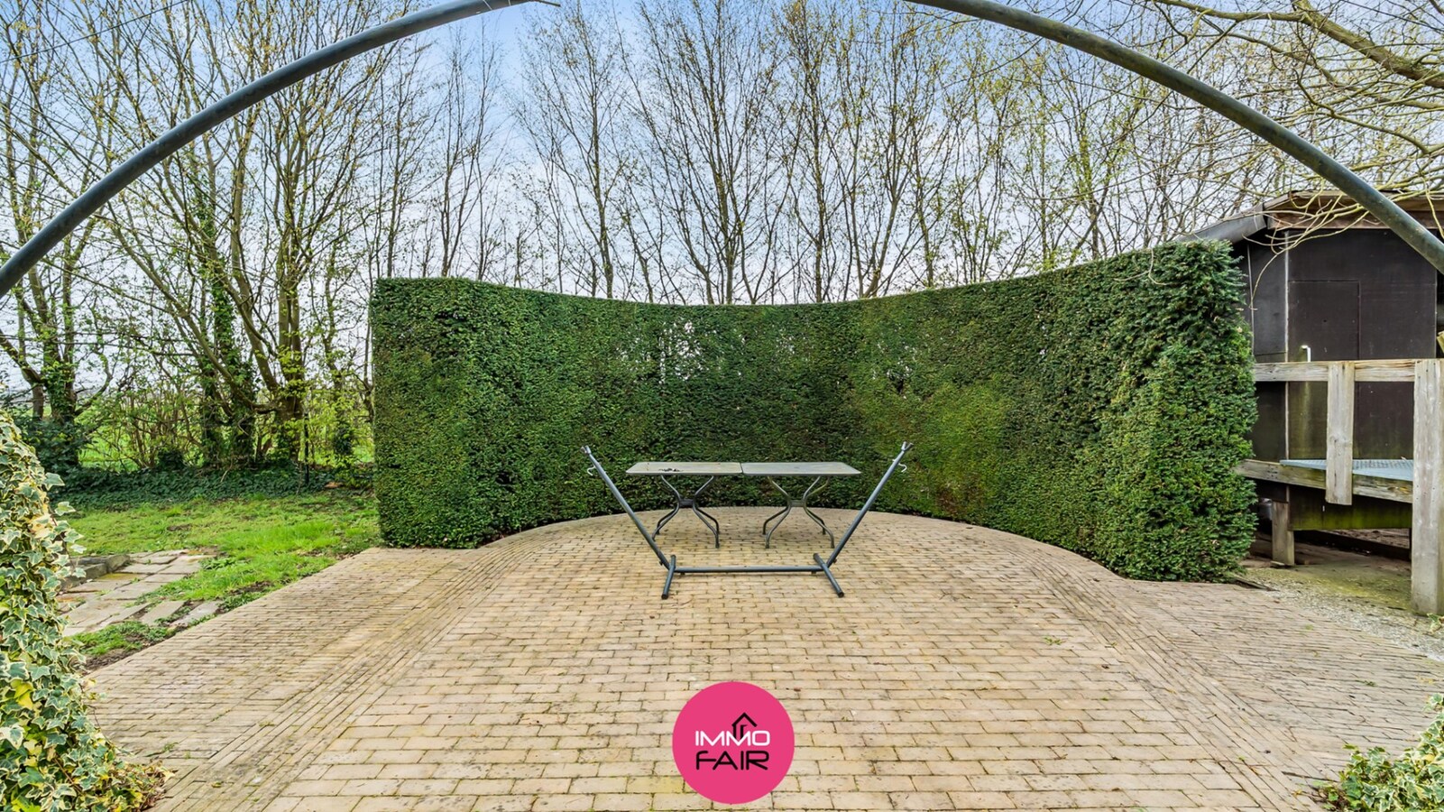 Vrijstaande woning op royaal perceel met panoramisch uitzicht, vlakbij Maastricht 