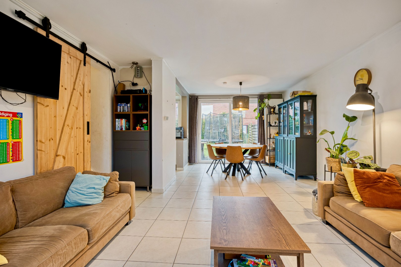 Instapklare woning te koop met 3 slpk, garage en tuin. 