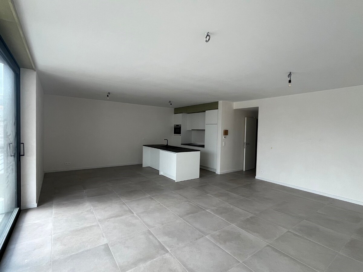 Ruim 2 slpk-appartement incl. staanplaats en kelderberging. 