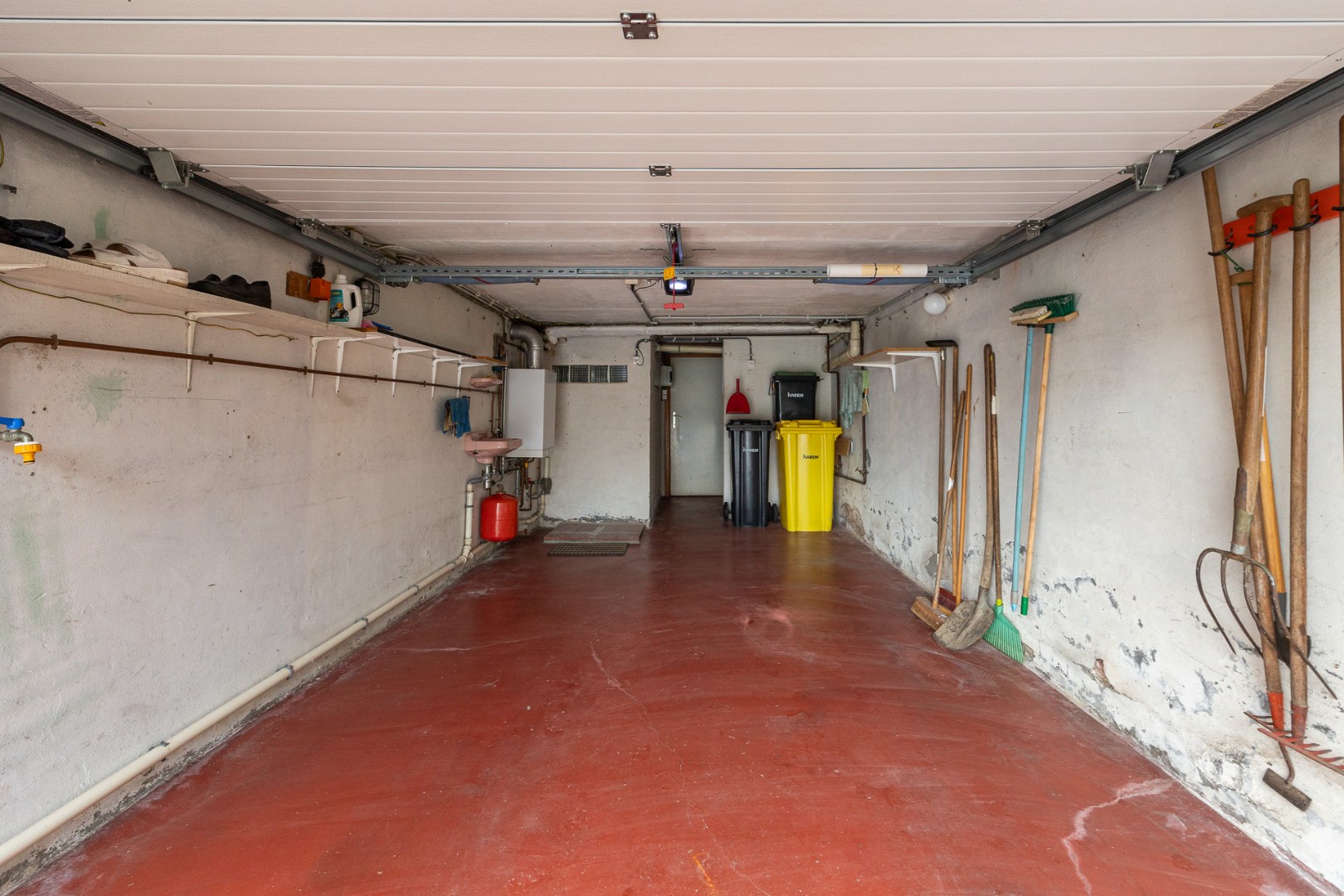 Gelijkvloers appartement met garage 