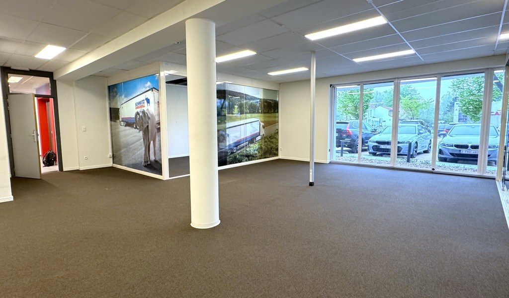 Kantoren te huur op zichtlocatie langs Kortrijksesteenweg in Sint-Martens-Latem