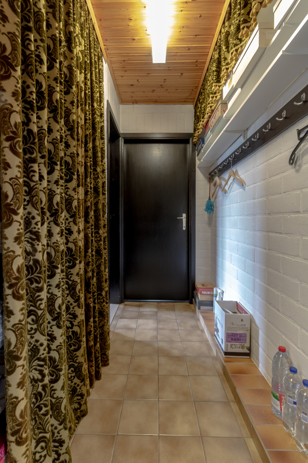 Vrijstaande woning op 696 m² op centrale locatie te Koekelare 