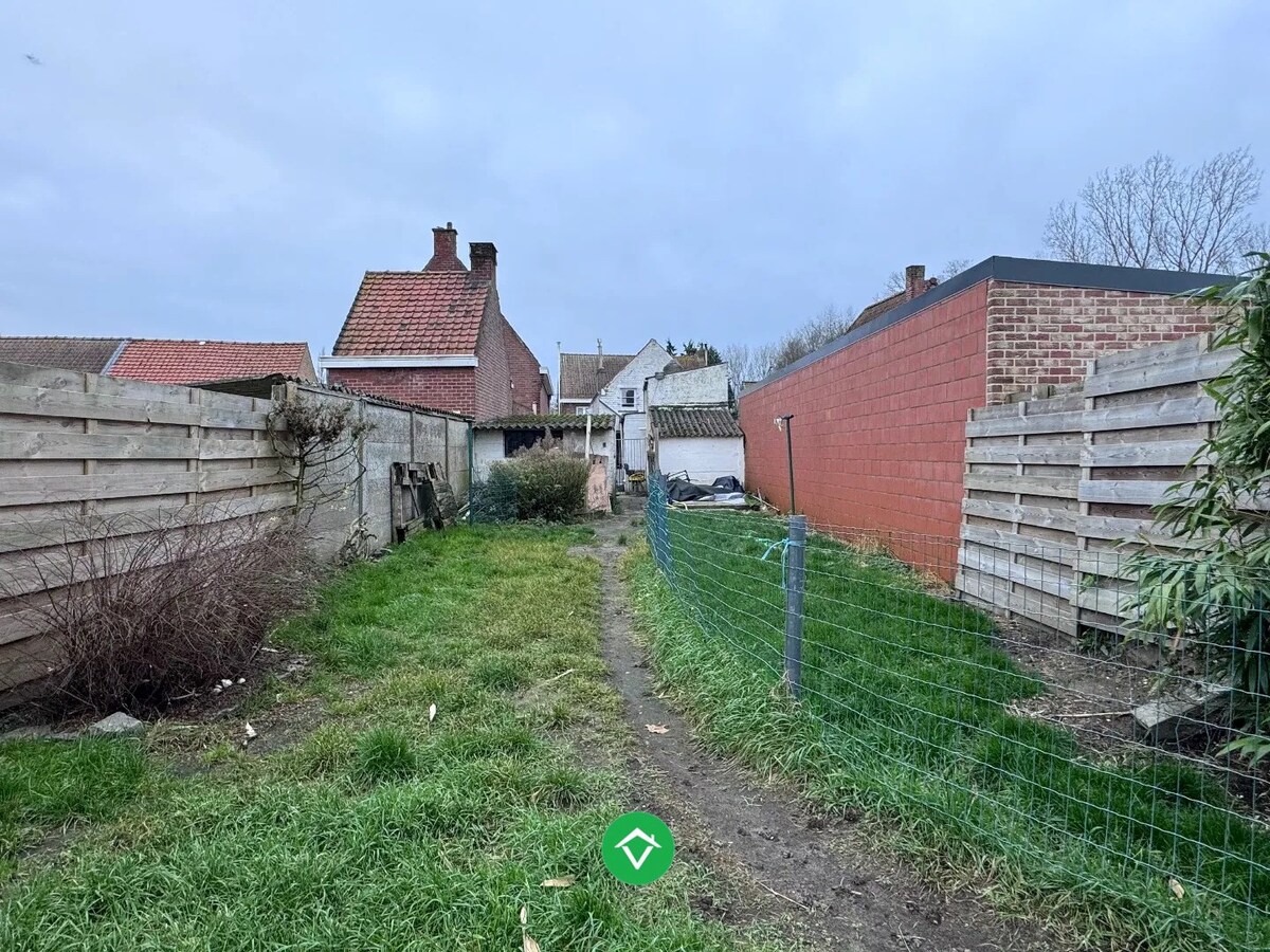 Woning met garage te Eernegem 