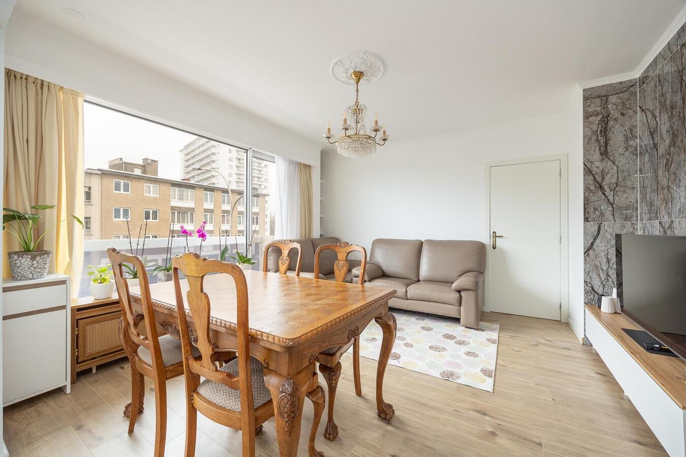 Gerenoveerd appt. met 2 tot 3 slpk en terras te Hoboken! 