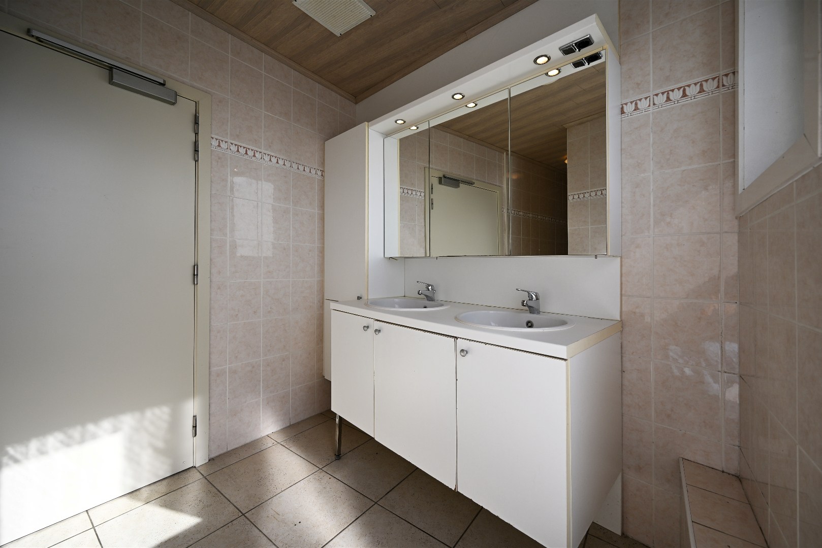 Ruim charmant appartement met 2 slpks &amp; mogelijkheid garage te Kaprijke (Bentille) 