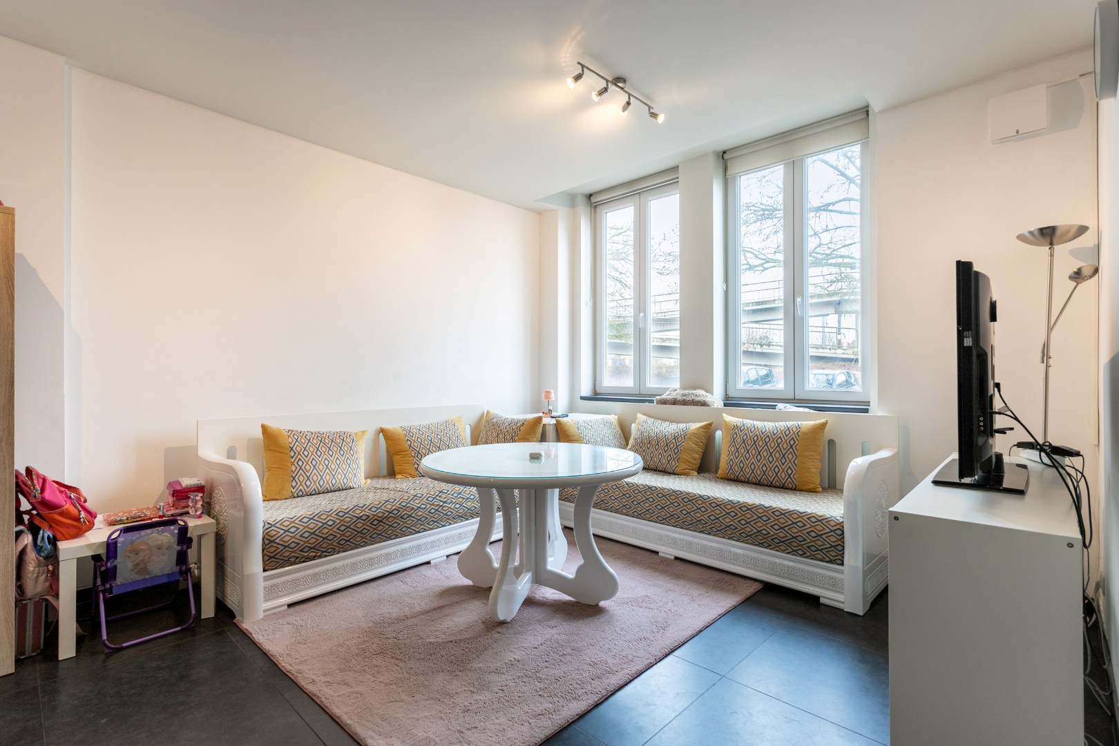 Opbrengsteigendom te koop met 3 app (+-100m²) én garagebox 