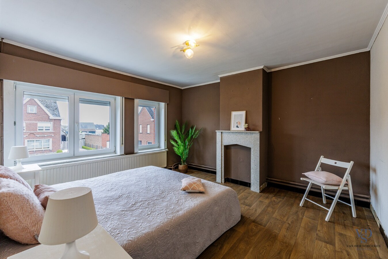 Ruime, deels gerenoveerde Half Open Bebouwing 