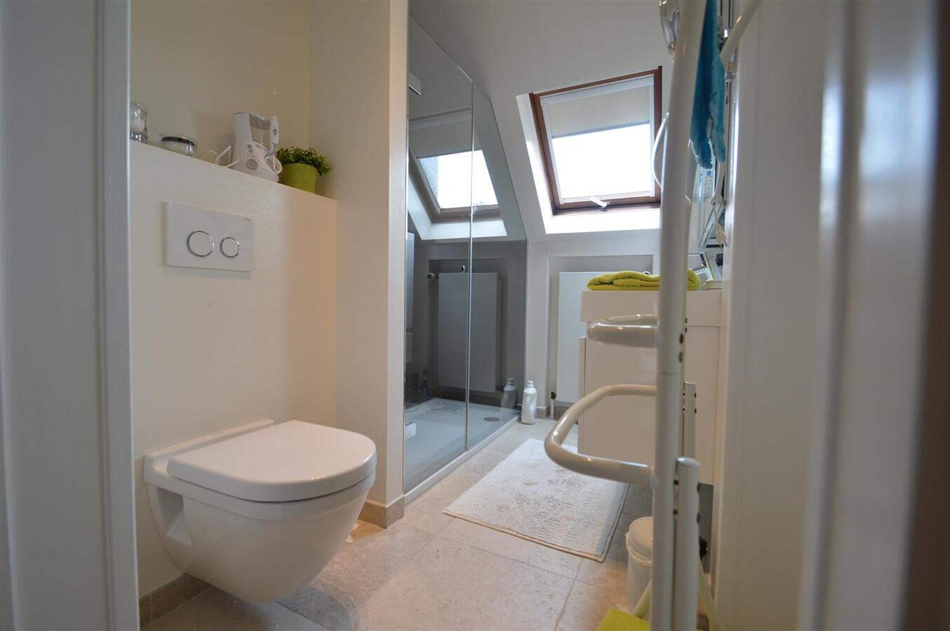 Zeer knappe woning met garage op een rustige ligging - Heist 