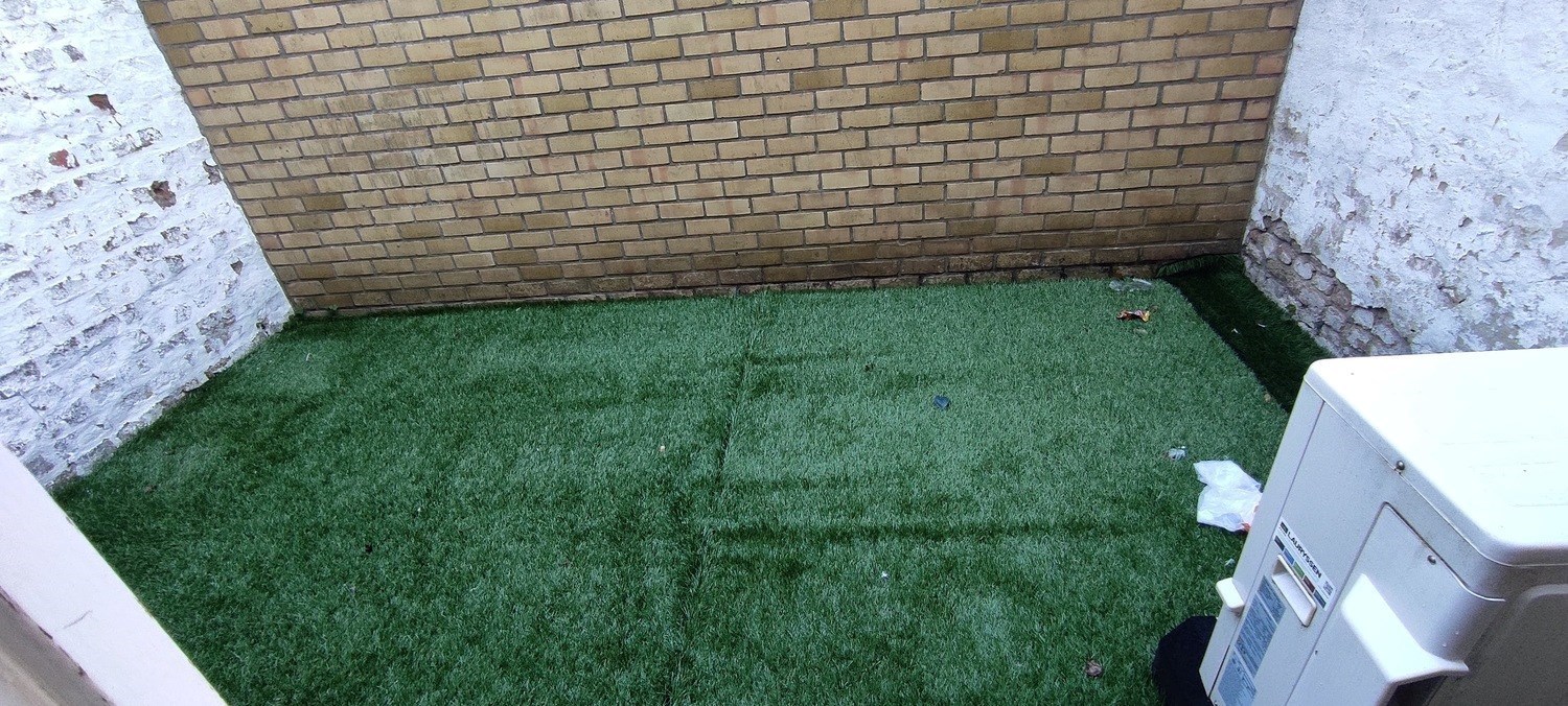 Centraal gelegen handelspand gelegen op een zeer commerciële ligging in de Lippenslaa (POP-UP MOGELIJK) 