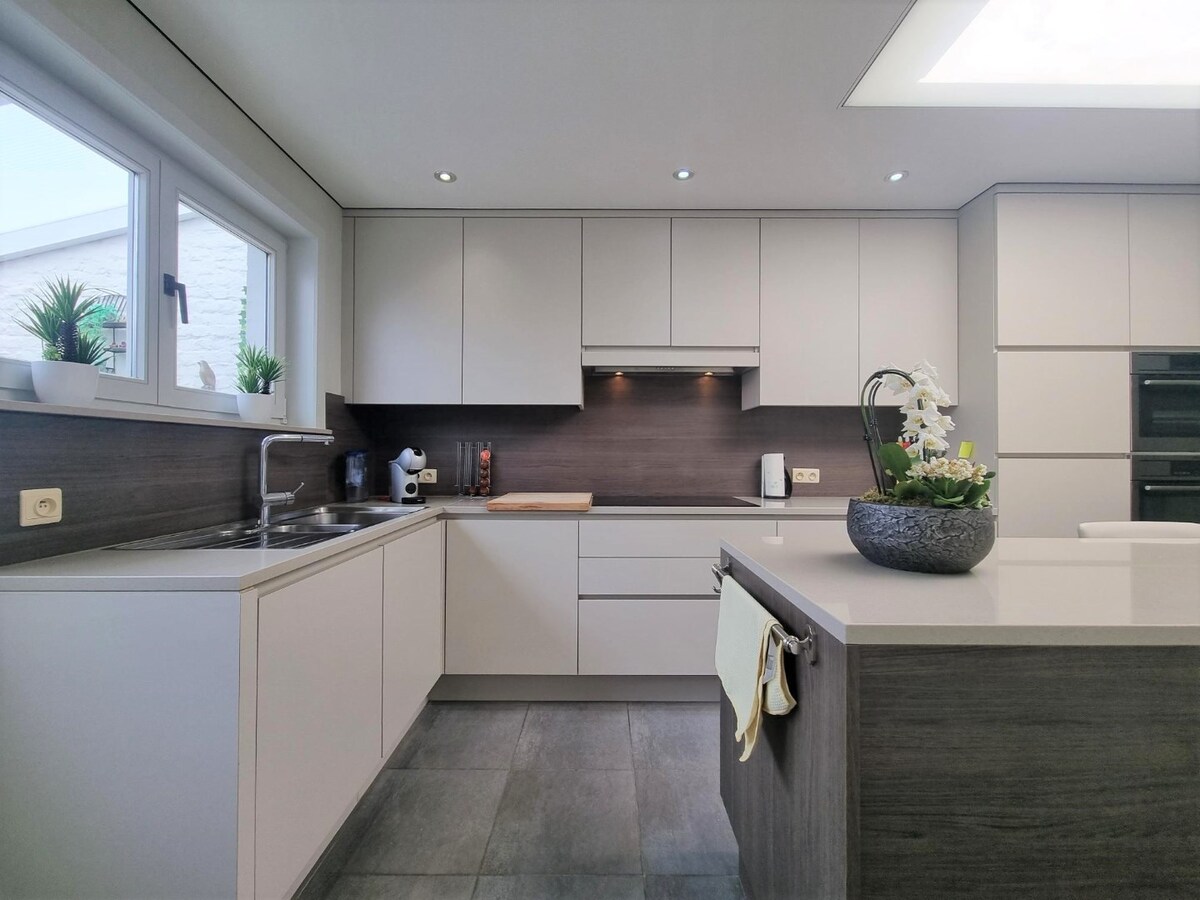 Mooie, karaktervolle &amp; centraal gelegen gezinswoning te Heist 