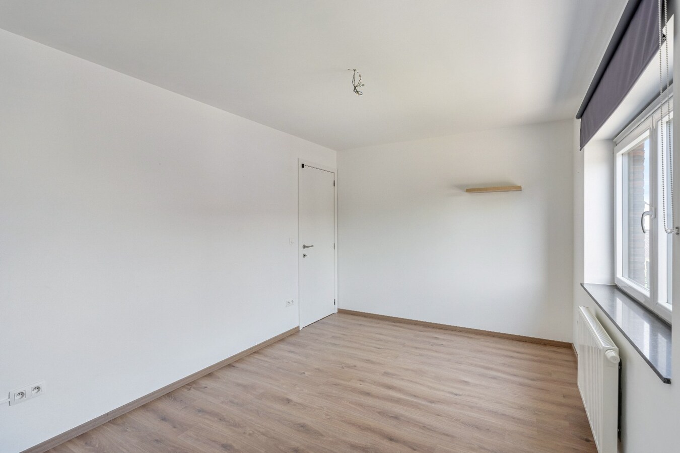 Hedendaagse halfopen bebouwing, energielabel A, gelegen in rustige woonomgeving. 